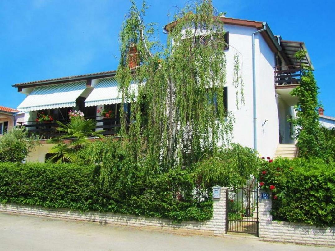 Apartments Zrinka 793 Porec Exterior photo