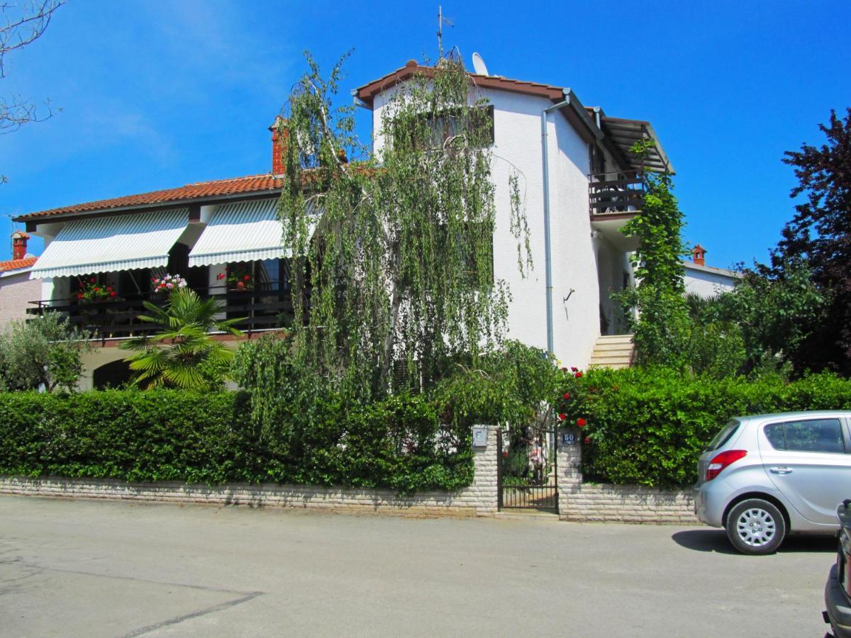 Apartments Zrinka 793 Porec Exterior photo